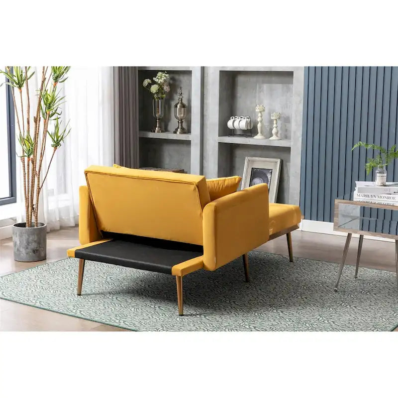 Fauteuil tonneau en velours avec pieds or rose et assise capitonnée, Black Green Mango